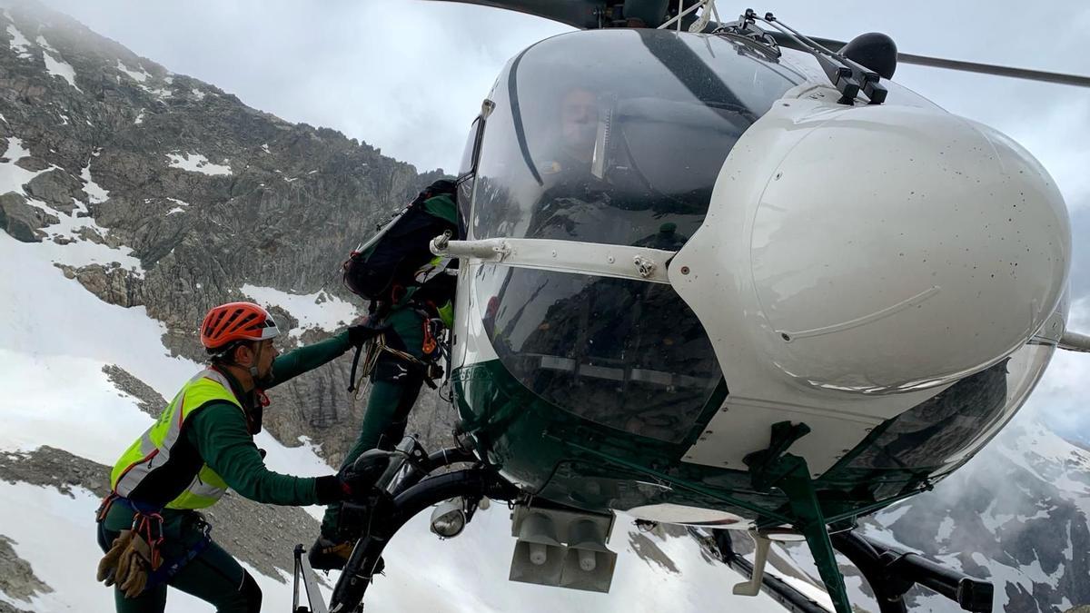 Imagen de un rescate de la Guardia Civil en el pico de Balaitús.