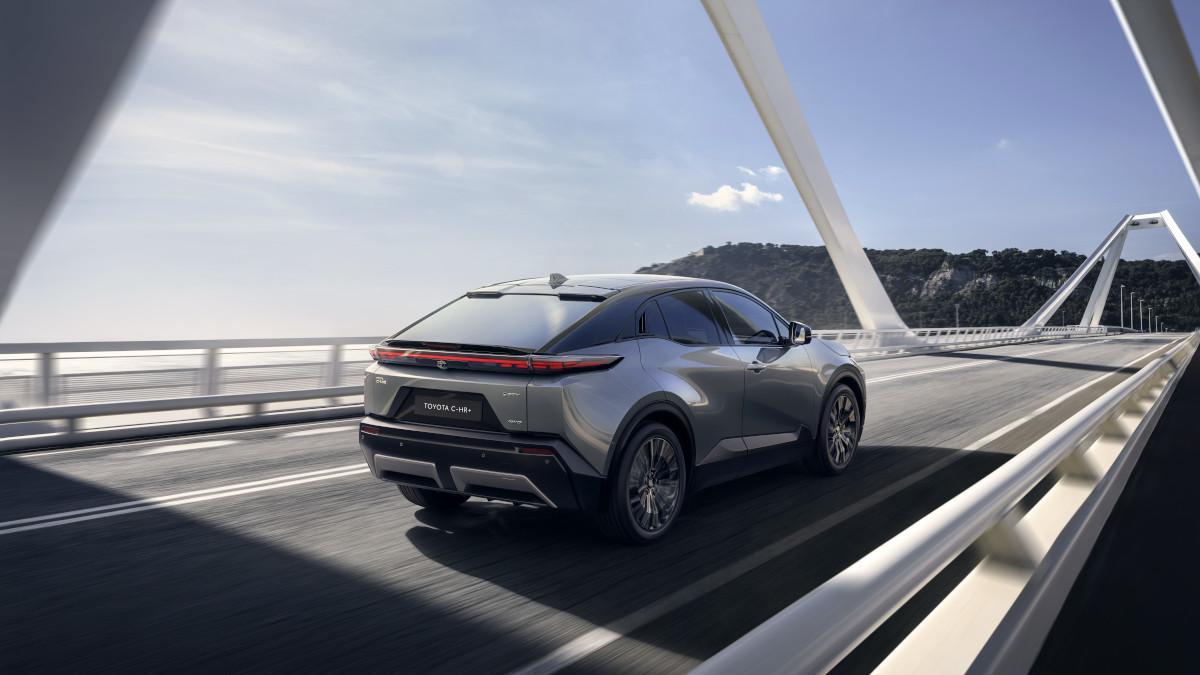 El coche eléctrico consume más energía en vías rápidas