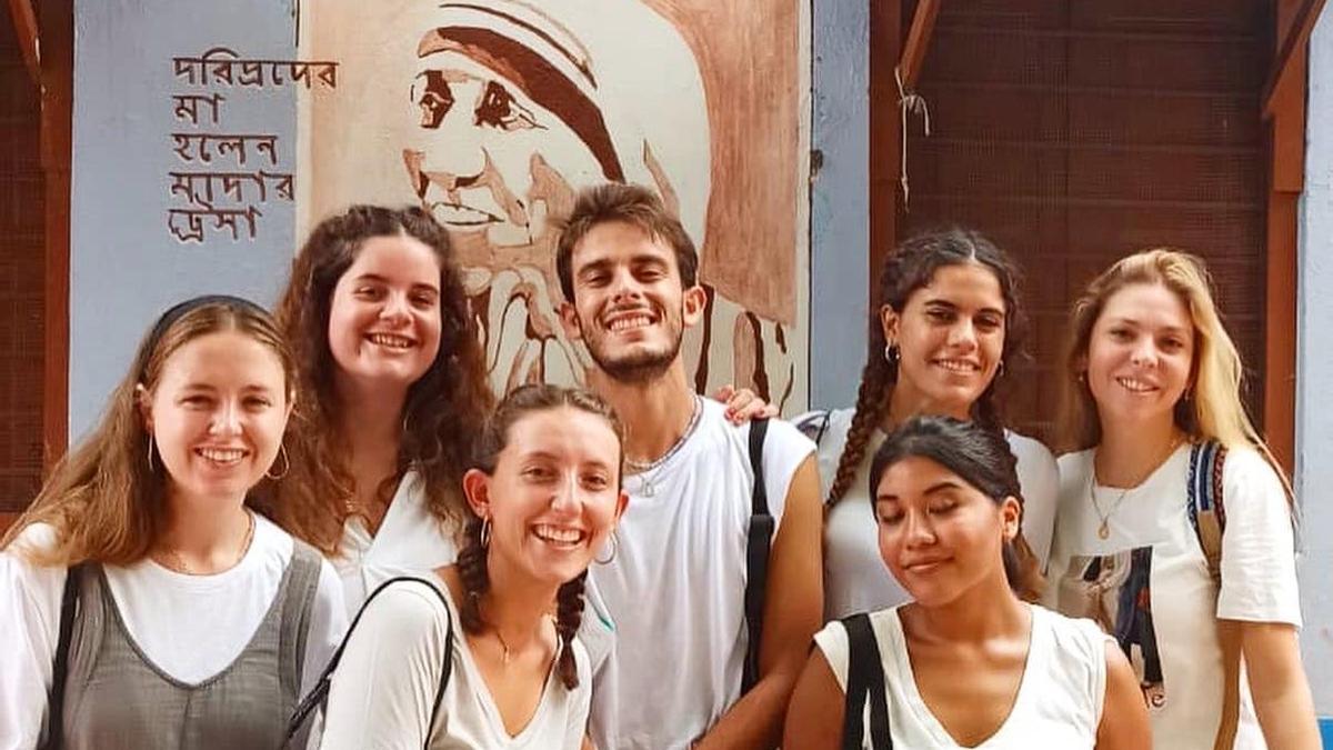 Parte del grupo de jóvenes que ha realizado voluntariado en la India este mes de agosto de la mano de la Diócesis de Segorbe-Castellón.