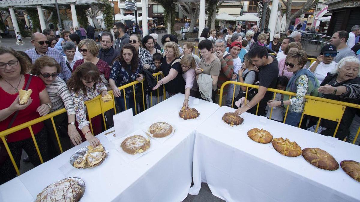 Exhibició i degustació de reganyaes en una edició anterior del concurs.