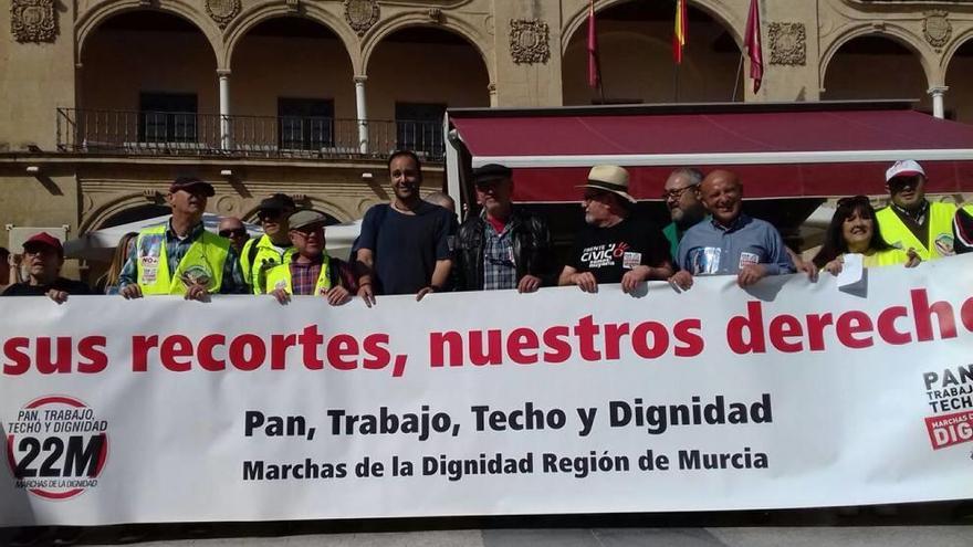 La III Marcha por la Dignidad sale de Lorca