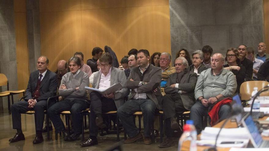 Los acusados del &quot;caso Marea&quot;, el primer día del juicio en la Audiencia.