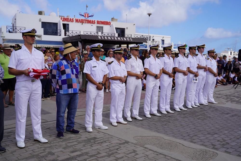 El buque escuela 'Juan Sebastián Elcano' visita por primera vez La Graciosa