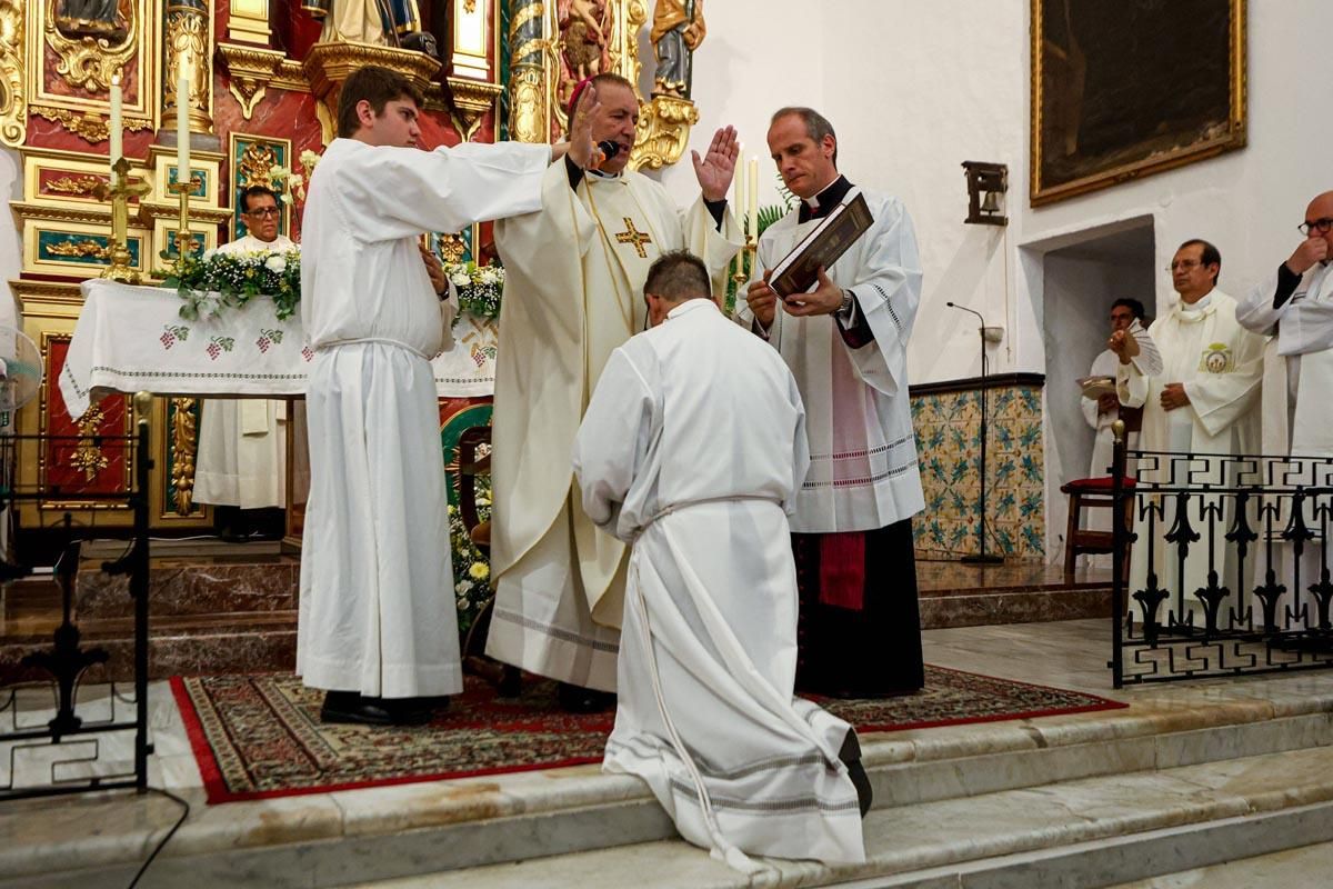 Todas las imágenes de la ordenación de Juan Carlos Rubertiello, diácono en Sant Antoni