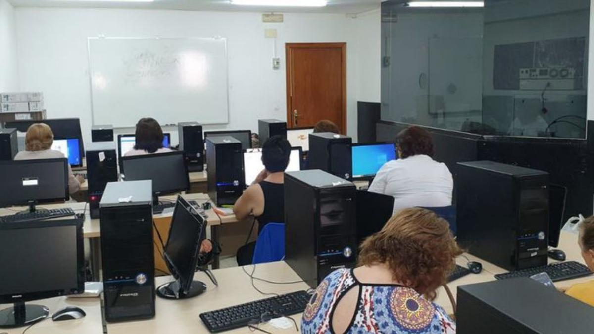 Continúa a súa andaina o terceiro “Programa Mulleres” 