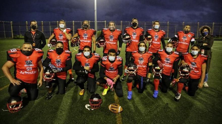 Formación de los Tenerife Helldogs.