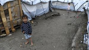 Un niño migrante en el el campo de refugiados Moria, en el sureste de la isla de Lesbos (Grecia)