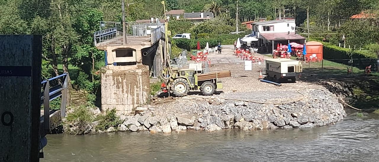 Obras en el puente de Quinzanas (Pravia) | Reproducción de Sara Arias