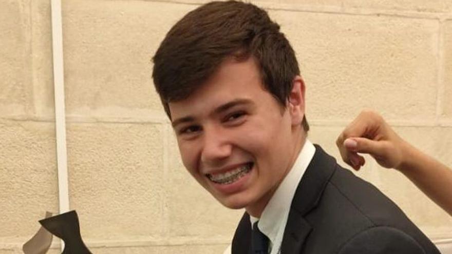 Carlos Vicente Pollard, mejor orador en lengua inglesa en el Torneo de Debate Andaluz: «El debate obliga a trabajar la valiosa tarea de investigar, que no se pierda»
