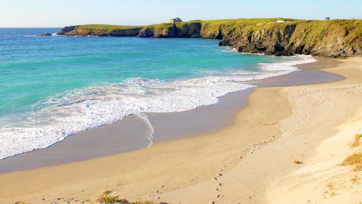 Esta playa cuenta con una de las vistas más espectaculares del Atlántico.