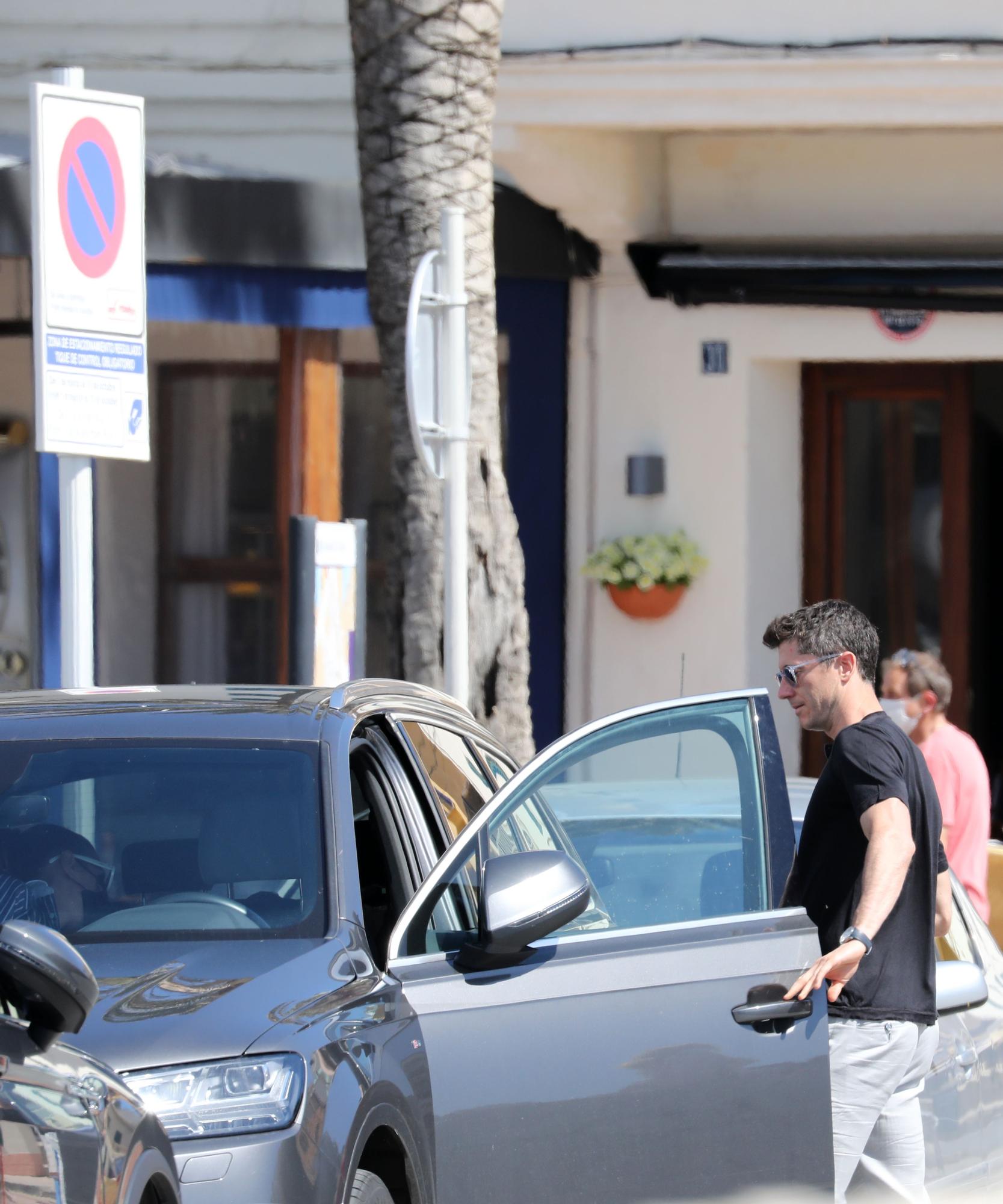 El futbolista Lewandowski, multado durante sus vacaciones en Mallorca