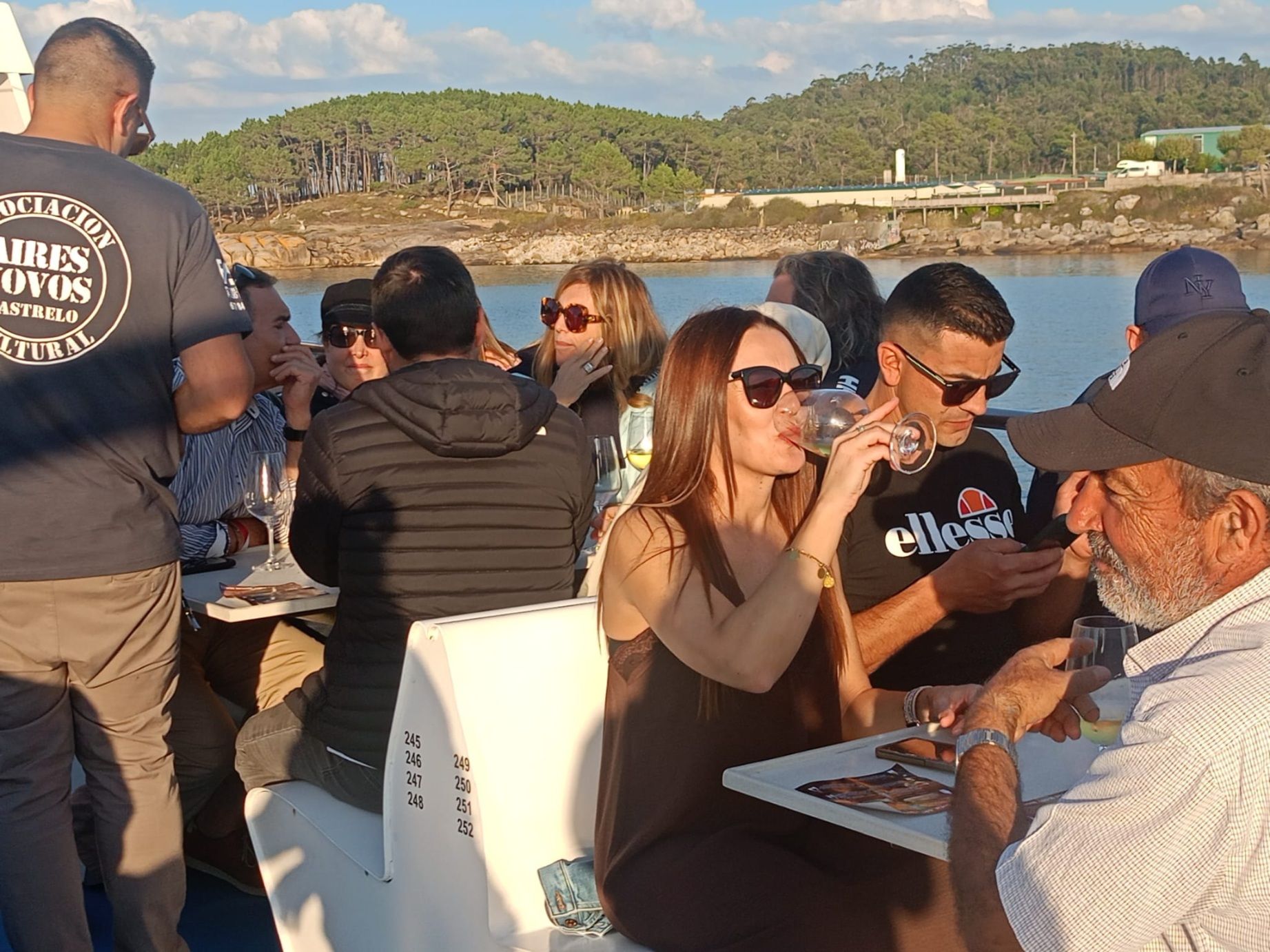La ruta de «Viños singulares polo mar» a bordo del catamarán «Gran Cormorán Jet», esta tarde-noche.
