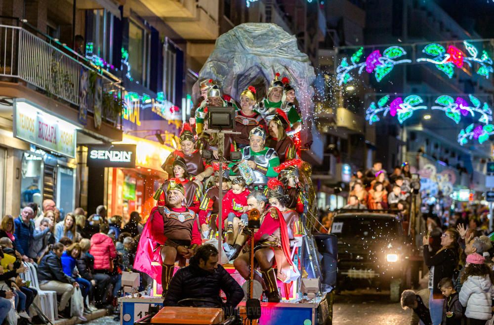 Desfile de carrozas de las fiestas de Benidorm