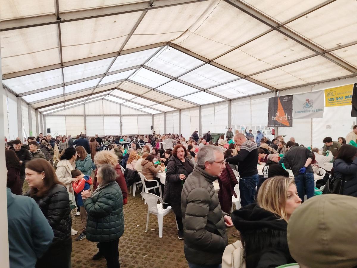 Ambiente en el festival del oricio de Bañugues