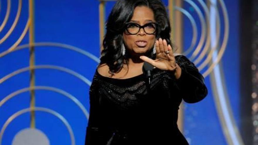 Oprah Winfrey durant l&#039;emotiu discurs de diumenge a la nit.