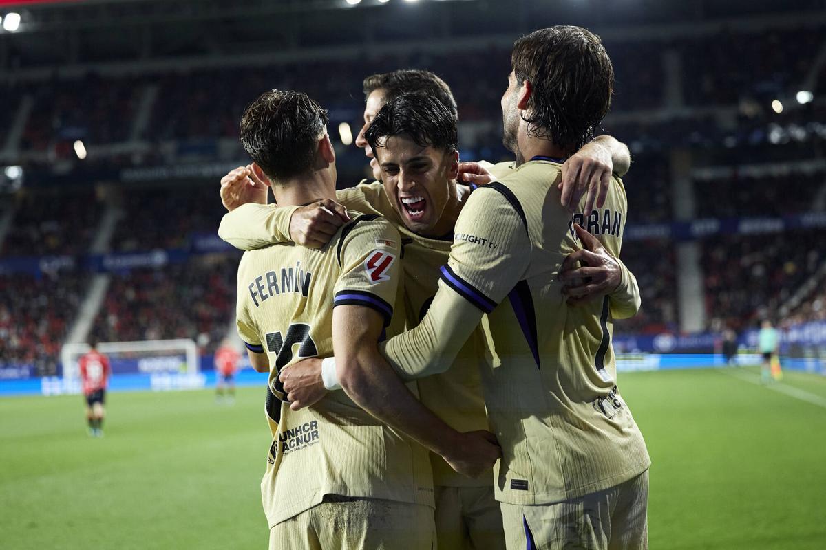 El Barça empieza a cantar el alirón en Pamplona
