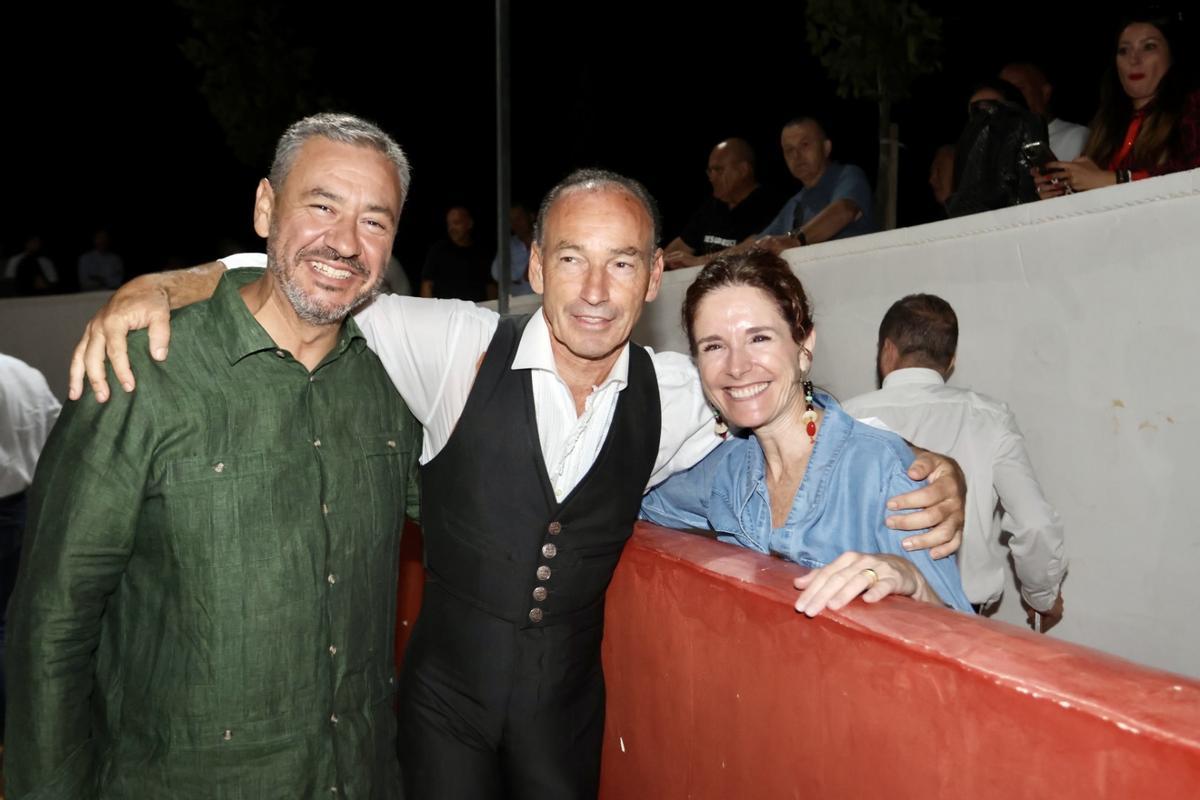 Vicente Barrera y Pepín Líria invitados de lujo en la ganadería de Paco Martí Vicente Barrera y Pepín Líria invitados de lujo en la ganadería de Paco Martí