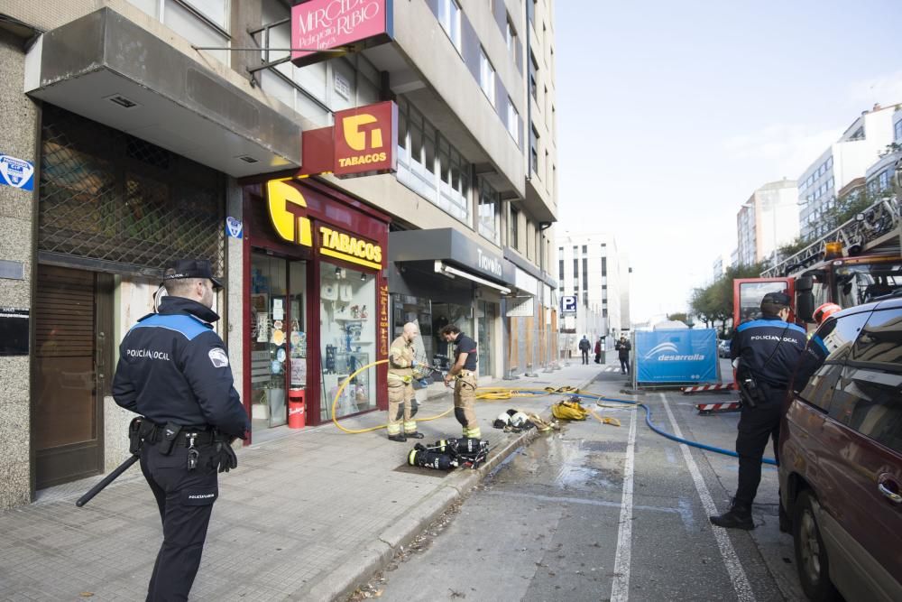 Incendio en un establecimiento comercial de Cuatro Caminos