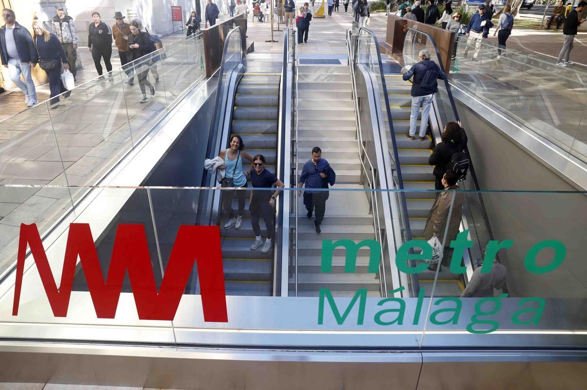 Usuarios del Metro de Málaga