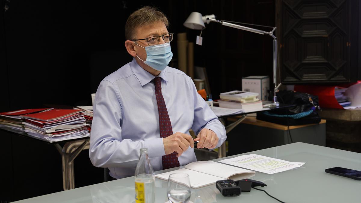 Archivo - El presidente de la Generalitat, Ximo Puig, se reúne con expertos para analizar la evolución de la pandemia