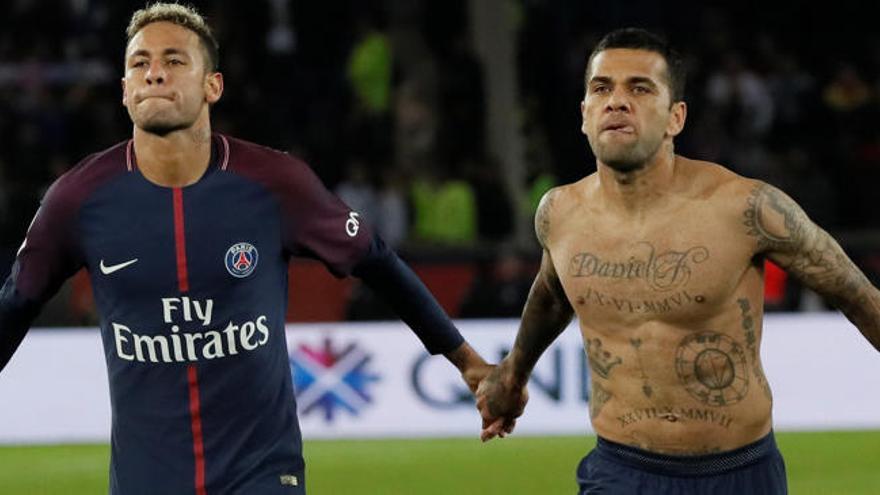 Zasca de Dani Alves al Marca y al Diario As