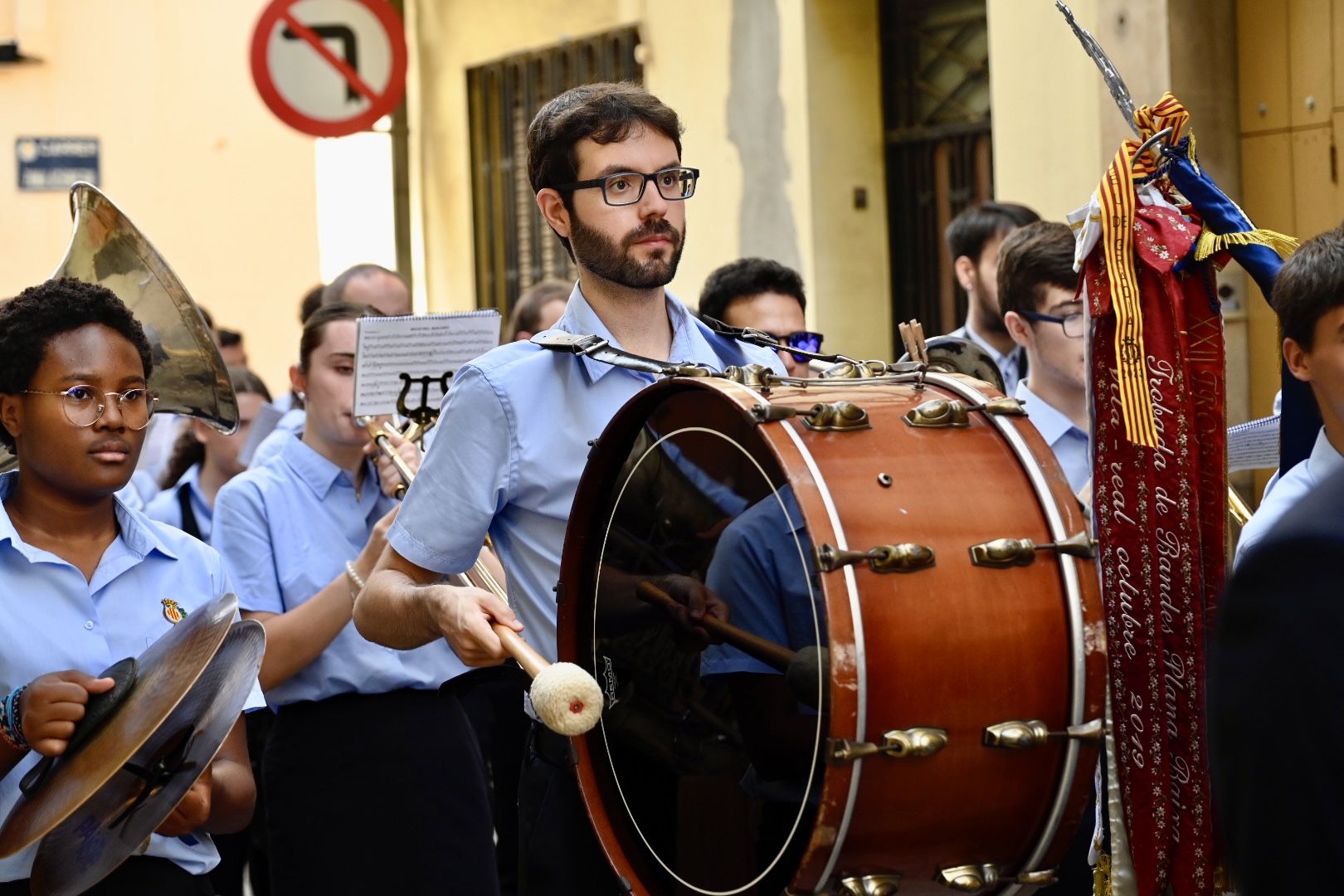 Búscate en las fotos de la misa y procesión de Els Lluïsos de Vila-real