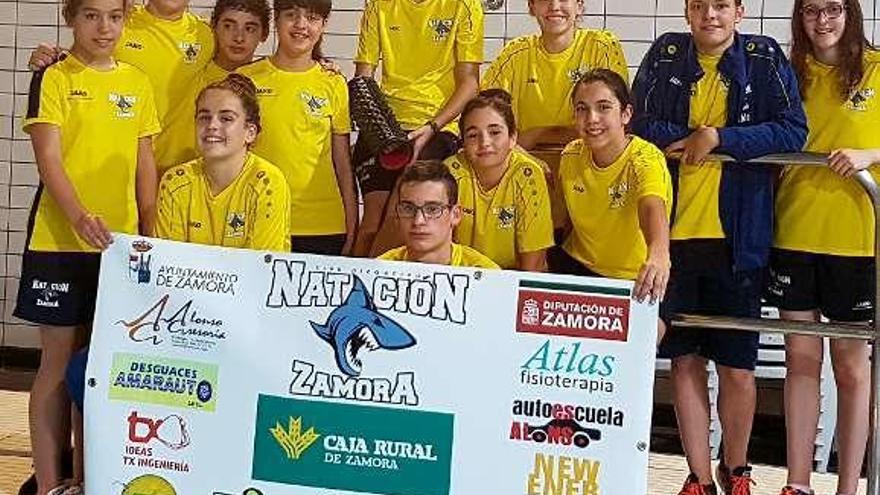 Equipo completo del Natación Zamora desplazado a Valladolid