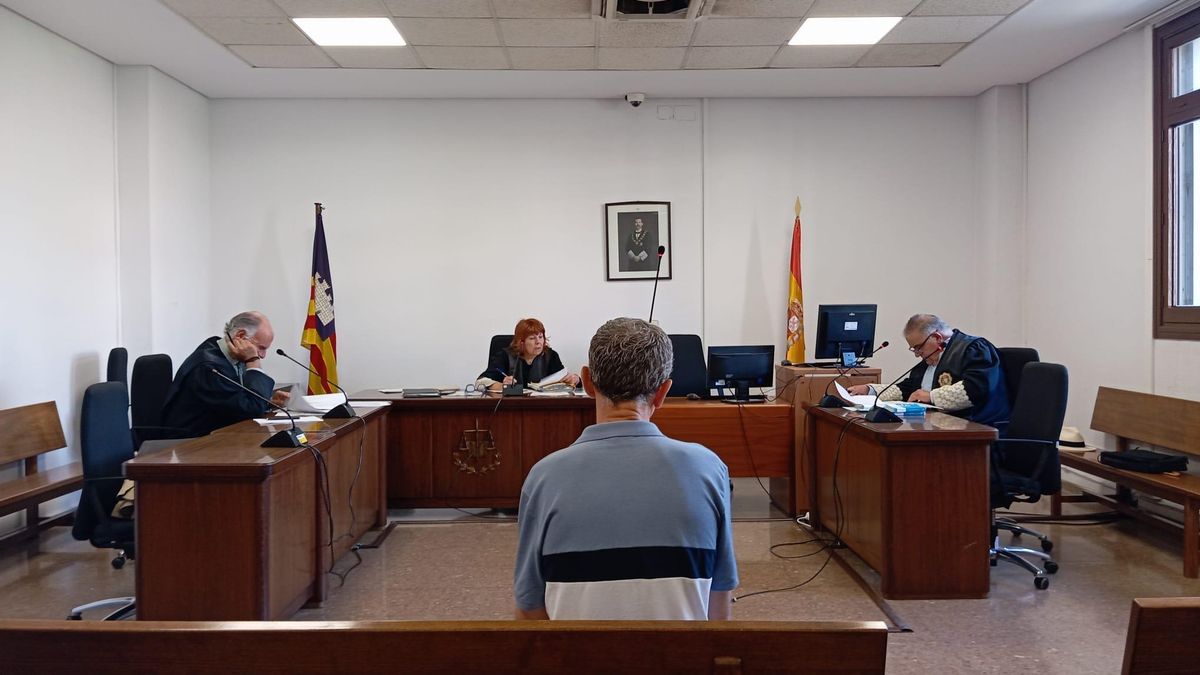 El acusado, ayer durante el juicio.