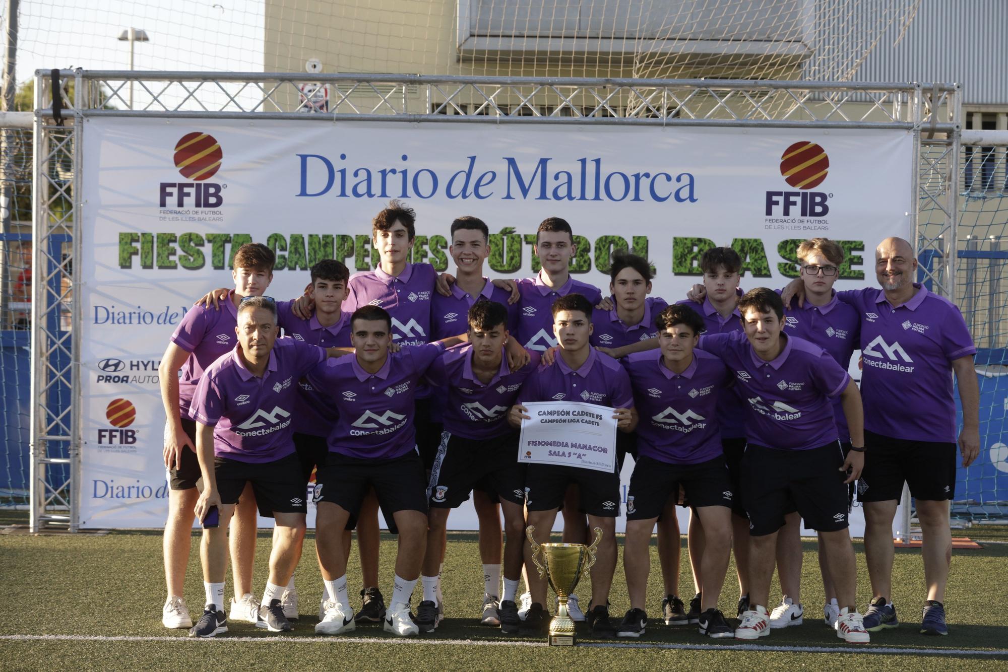 Fisiomedia Manacor Sala 5 cadete F�tbol Sala, camepe�n de Liga.jpg