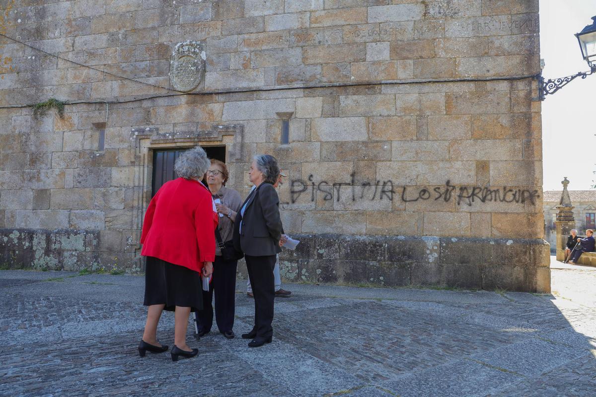 La pintada realizada en San Benito de Cambados hace diez días.