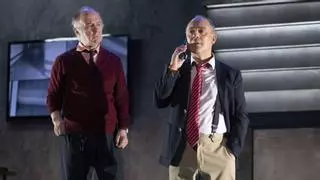Javier Gutiérrez y Luis Bermejo agotan las entradas en el Gran Teatro de Córdoba con 'El traje'