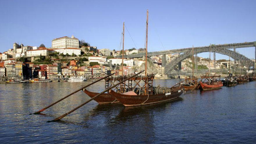 Vista de Oporto desde una de sus orillas.