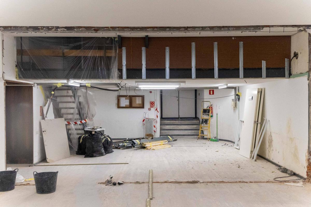 Las obras en la Facultade de Xeografía e Historia de la USC ya están en marcha.