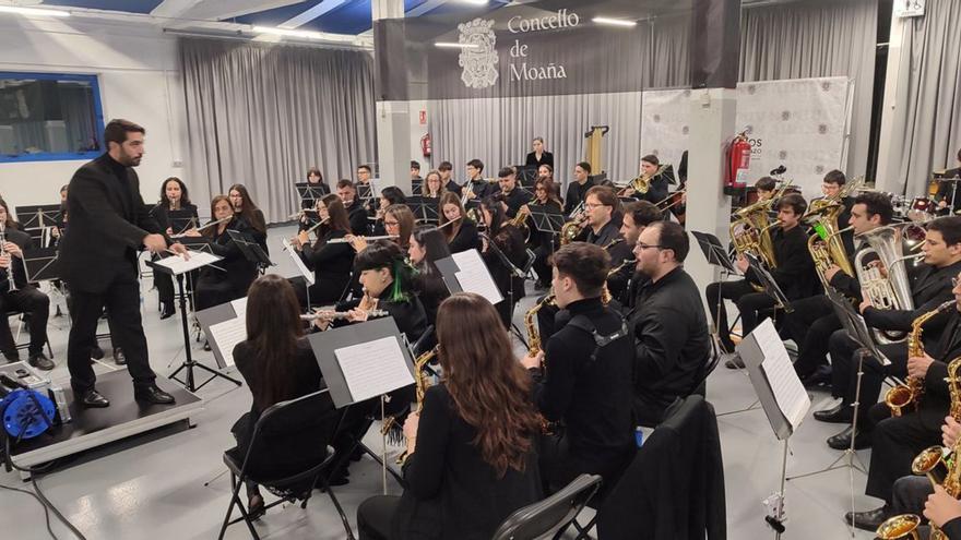 Concierto de la banda Airiños de O Morrazo en Moaña.