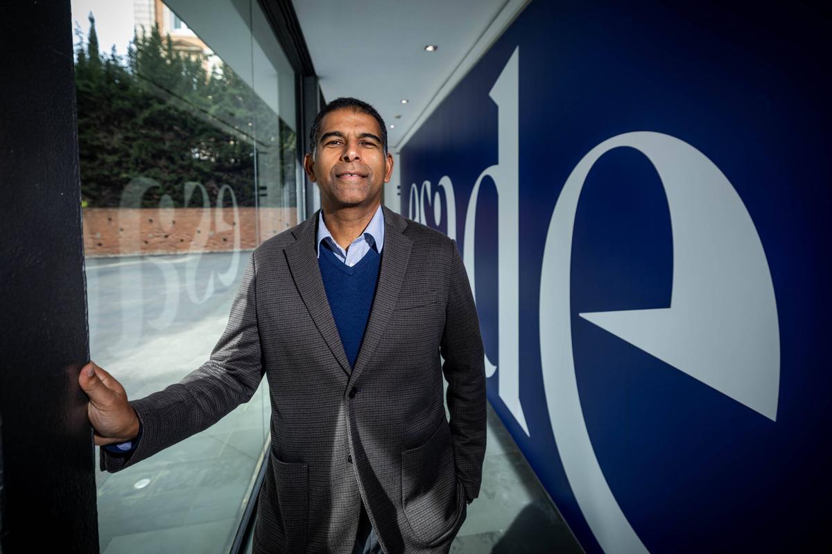 Barcelona 10/03/2026 Economia. Daniel Traça,director general de Esade Barcelona y Madrid,fotografiado en la sede de Barcelona. AUTOR: JORDI OTIX