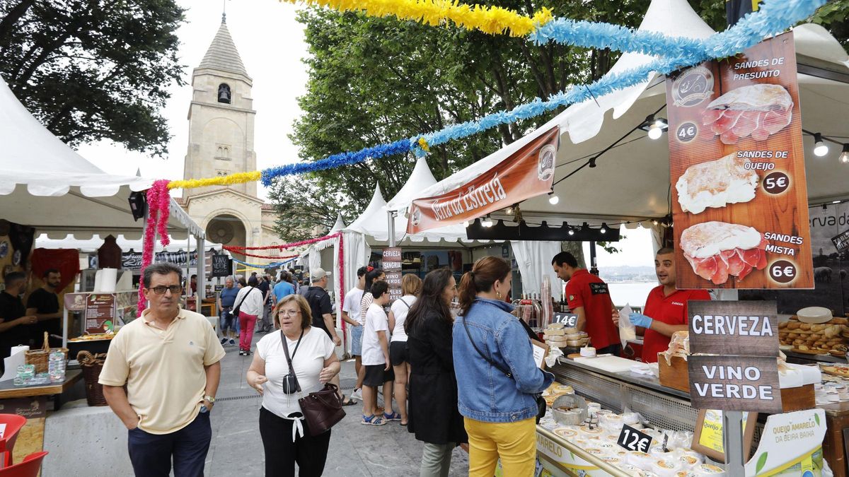 Expositores en el festival Arcu Atlánticu, el pasado año, en el Campo Valdés.