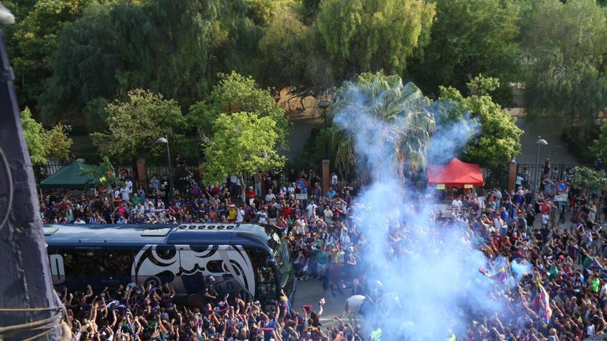 Recibimiento del Levante UD en el Ciutat de València