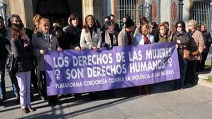 Diputación recuerda a las siete mujeres asesinadas este año