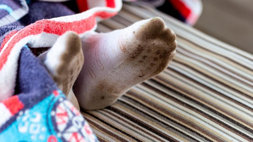 Adiós a los calcetines manchados: descubre cómo mantenerlos con un blanco impecable