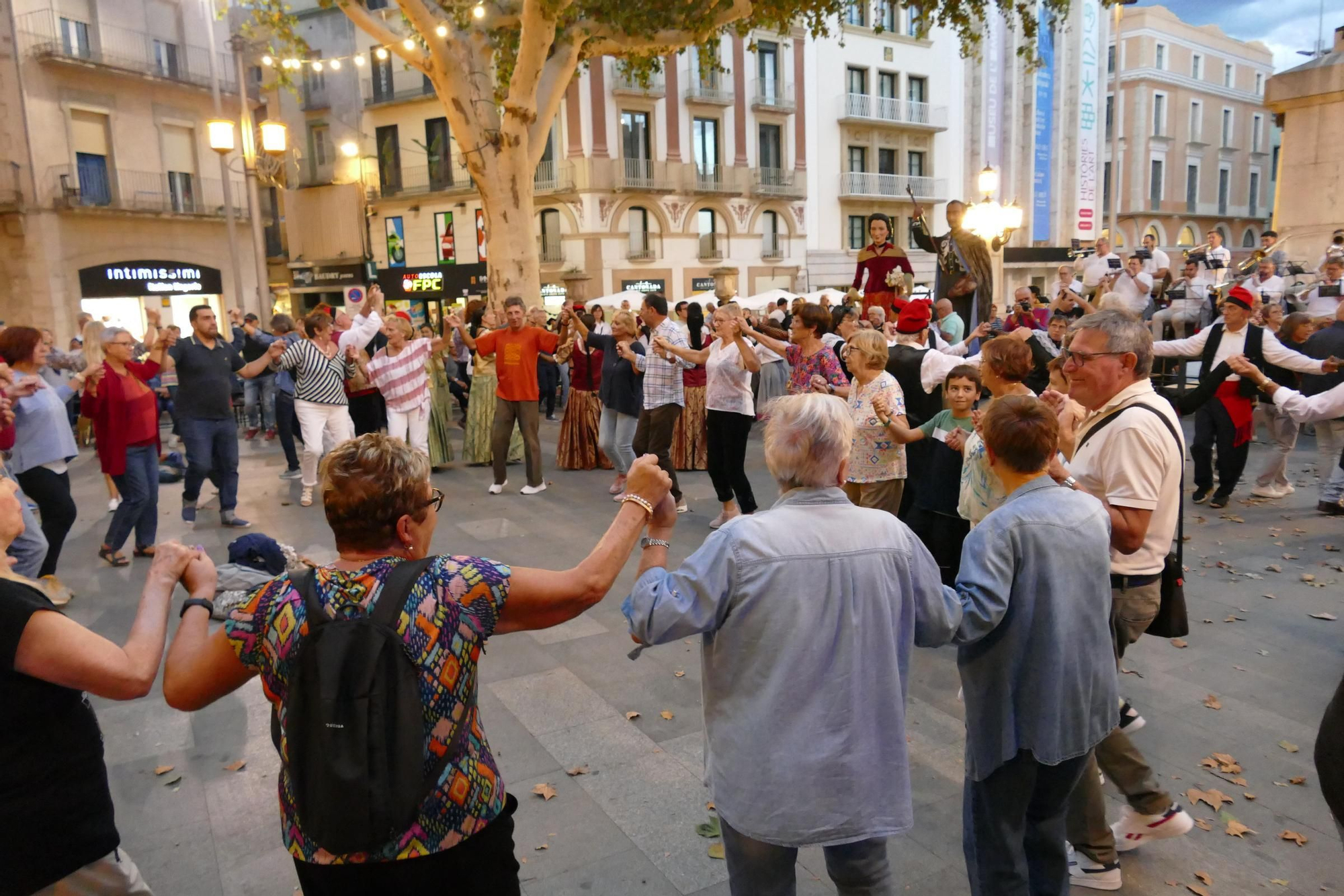 Gran expectació en la festa d'inauguració de la Casa Natal de Dalí