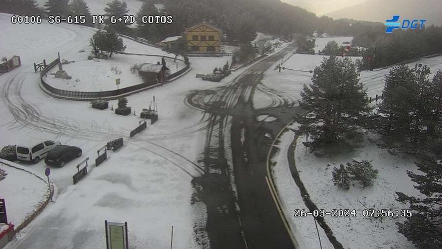 La nieve complica la circulación en el Pirineo y en otras carreteras aragonesas