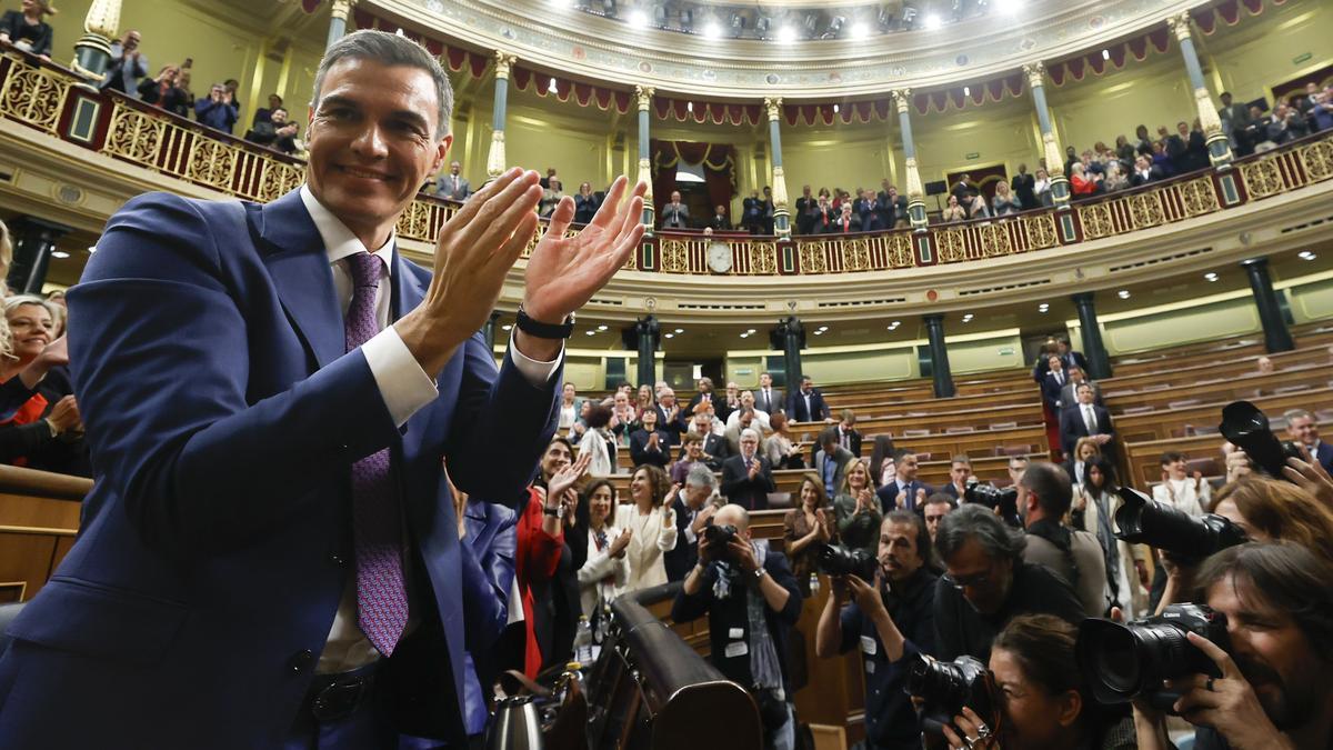 Pedro Sánchez es investido presidente del Gobierno.