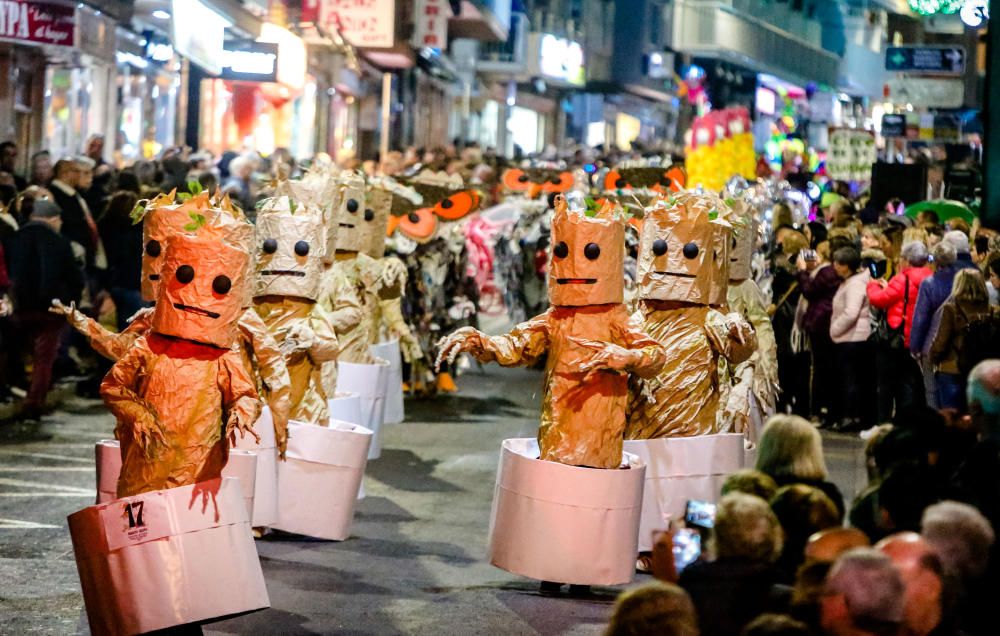 Desfile adulto de los carnavales de Benidorm