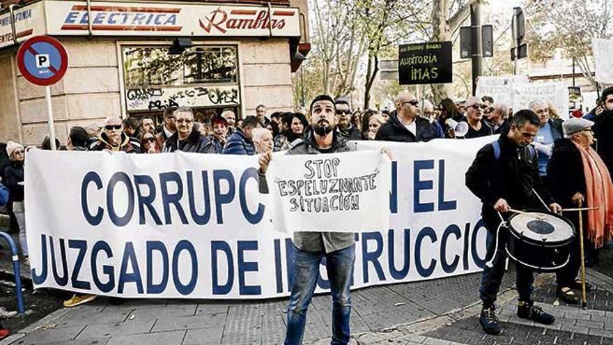 Vicente Campaner, en una de las manifestaciones contra Penalva.