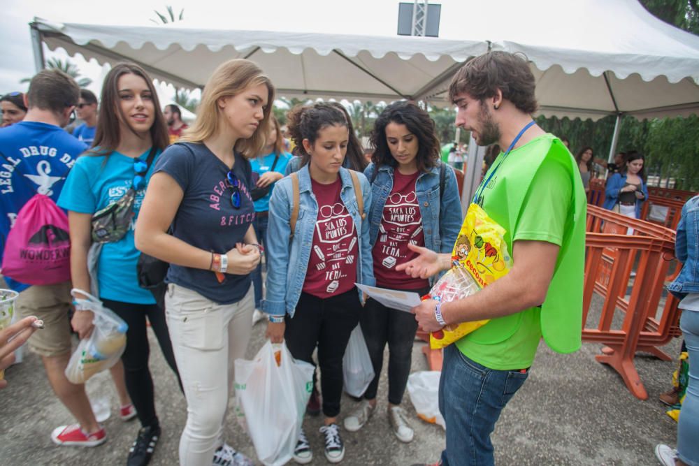 Miles de estudiantes en la macrofiesta universitar