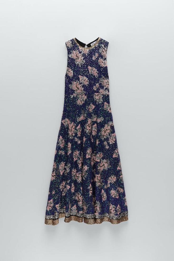 Vestido de punto y lentejuelas estampado, de Zara