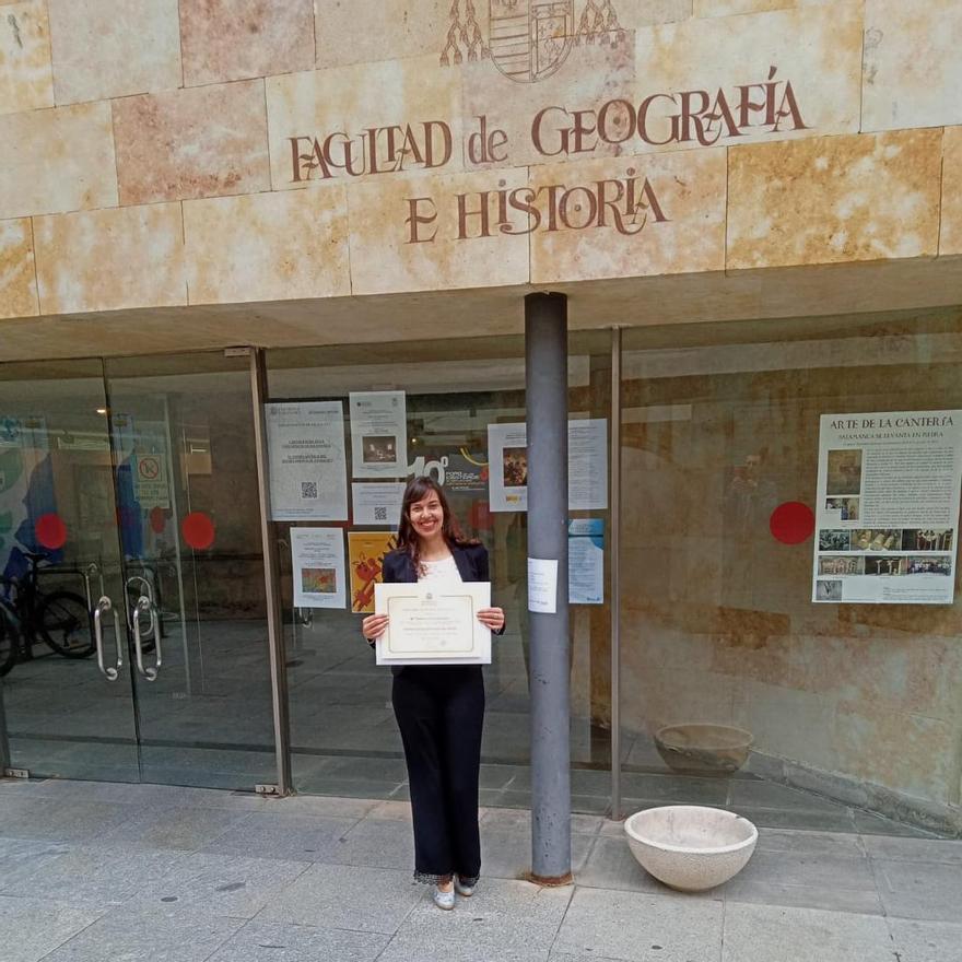 Verónica Viñuela, en la Facultad de Historia.