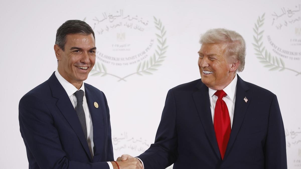 El presidente del Gobierno español Pedro Sanchez (i) y el presidente de los Estados Unidos, Donald Trump.