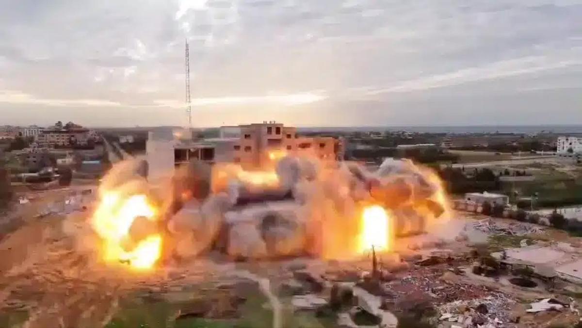 La Universidad Islámica de Gaza, con la que la Universidad Complutense de Madrid tenía un convenio de colaboración, fue destruida por las bombas israelíes el 11 de octubre, y el 2 de diciembre, que causaron la muerte de su rector, Sufyan Tayeh.