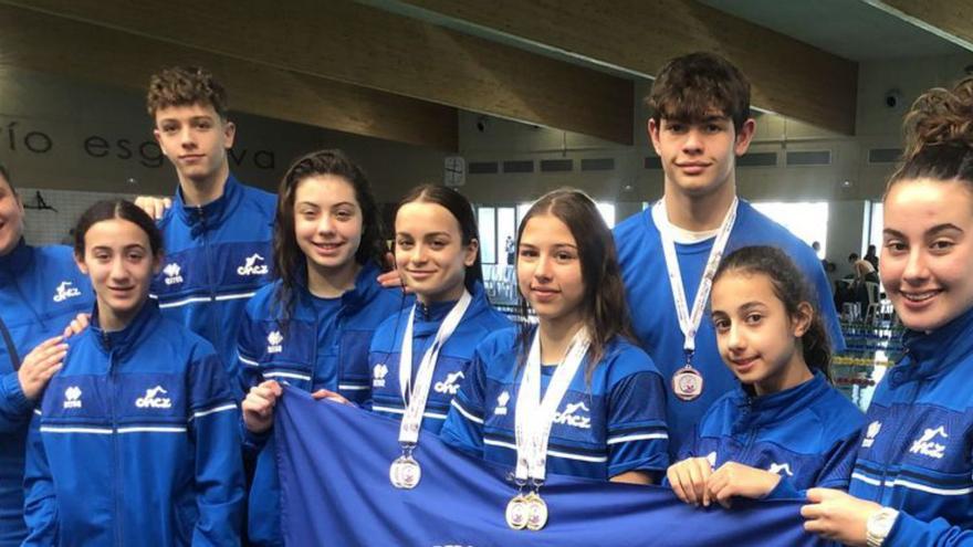 De arriba a abajo, las expediciones de Natación Zamora, San José Obrero y Natación Castilla. | Cedidas